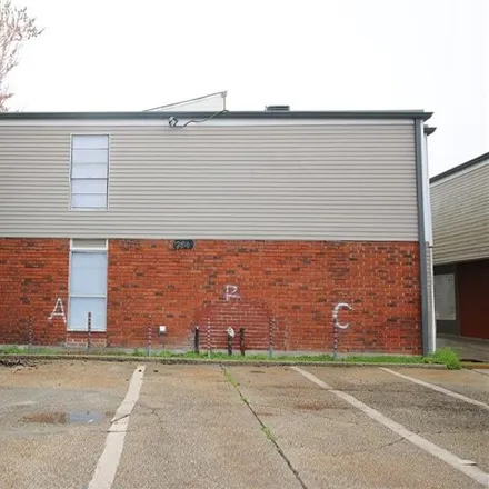 Rent this 3 bed townhouse on 2916 Iowa Ave Apt A in Kenner, Louisiana