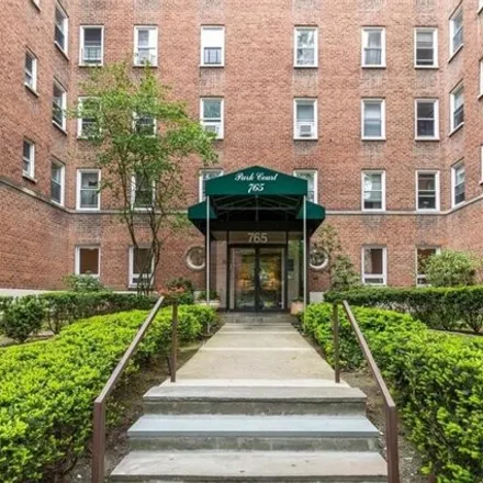 Image 1 - 757 Bronx River Road, City of Yonkers, NY 10708, USA - Apartment for sale
