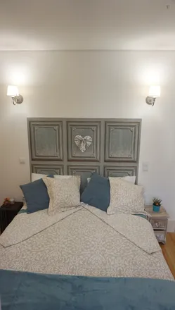 Rent this 1 bed apartment on Cursor Eletrónica in Rua da Alegria, 4000-211 Porto