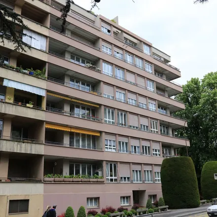 Rent this 3 bed apartment on Route de Frontenex 57 in 1208 Geneva, Switzerland