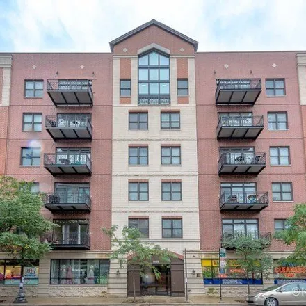 Rent this 3 bed condo on 1143-1159 West Madison Street in Chicago, IL 60607