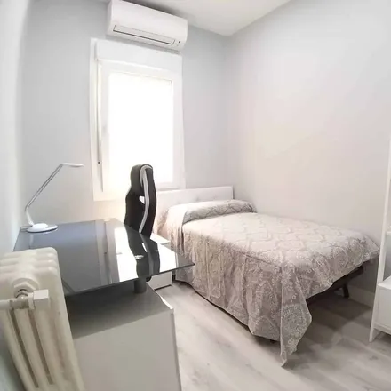 Rent this 6 bed room on Madrid in Calle de Fernández de los Ríos, 57A
