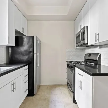 Image 2 - Barrington & Santa Monica, South Barrington Avenue, Los Angeles, CA 90025, USA - Apartment for rent