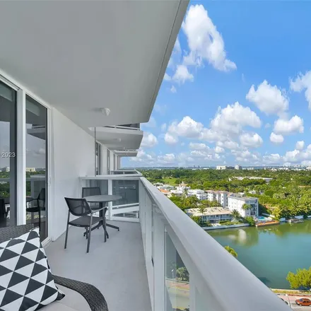 Image 5 - Collins Avenue & 24th Street, Collins Avenue, Miami Beach, FL 33140, USA - Apartment for rent