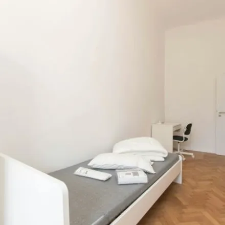 Image 3 - Biebricher Straße 15, 12053 Berlin, Germany - Room for rent