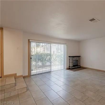 Image 6 - 17, Oak Brook Lane, Paradise, NV 89169, USA - Townhouse for sale