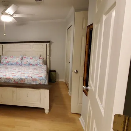 Rent this 1 bed condo on Pensacola