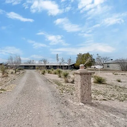 Image 3 - 1061 West Washington Street, Marfa, TX 79843, USA - House for sale