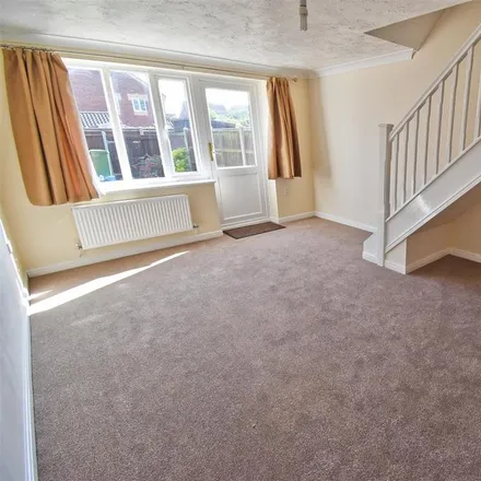 Image 2 - Willow Close, North Walsham, NR28 0UR, United Kingdom - Townhouse for rent