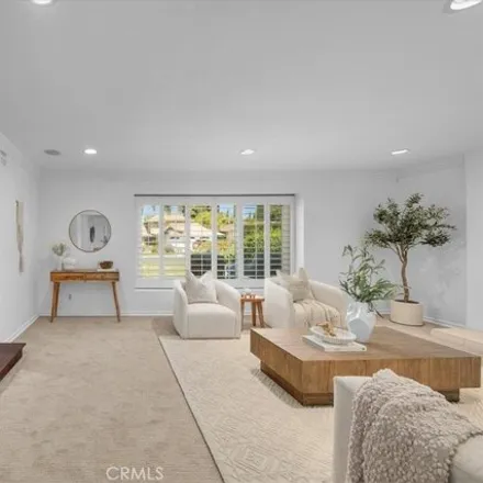 Image 6 - 10736 Springfield Avenue, Los Angeles, CA 91326, USA - House for sale