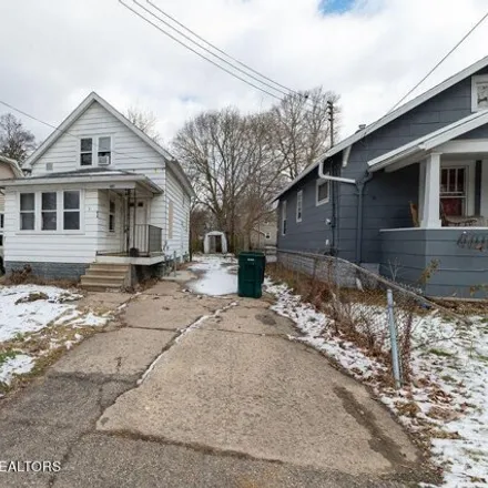 Buy this 2 bed house on Urbandale Farm in 1101 Walsh Street, Lansing