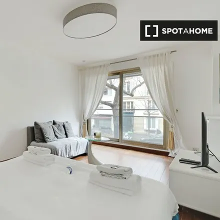 Image 5 - 11 Rue Alphonse de Neuville, 75017 Paris, France - Apartment for rent