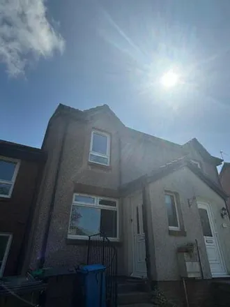 Rent this 2 bed townhouse on Strathallan Drive in Kirkcaldy, KY2 5TP