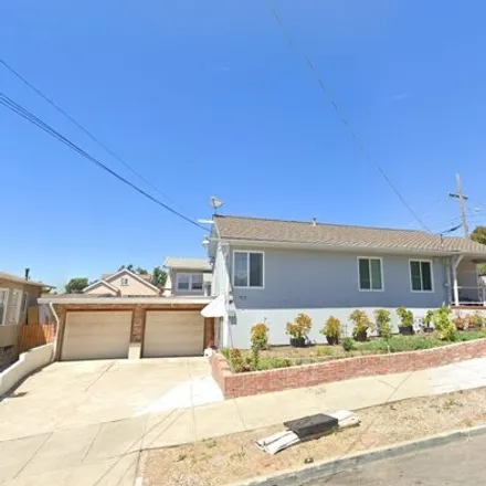 Image 1 - 9899 Thermal St, Oakland, California, 94605 - House for sale
