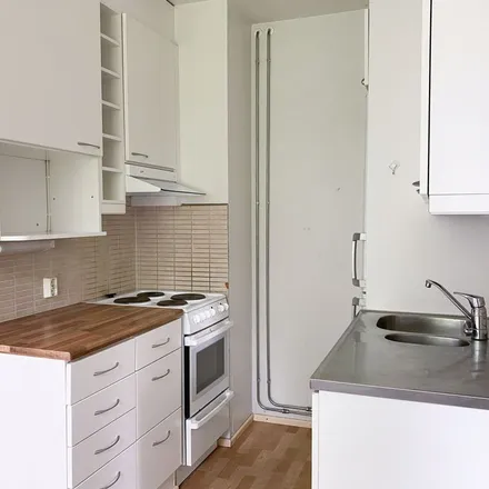 Rent this 2 bed apartment on Salkokuja in 11190 Riihimäki, Finland
