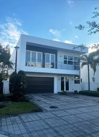 Buy this 5 bed house on 9880 Northwest 74th Terrace in Doral, FL 33178