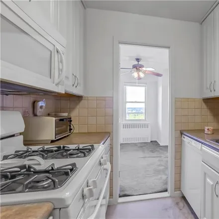 Image 7 - 1809 Central Park Avenue, Colonial Heights, City of Yonkers, NY 10710, USA - Condo for sale