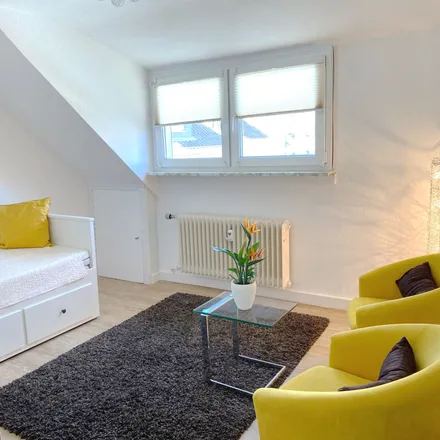 Rent this 1 bed apartment on Ederstraße 8 in 60486 Frankfurt, Germany