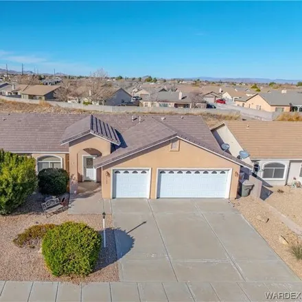 Buy this 3 bed house on 1907 Will Rogers Way in Kingman, AZ 86409