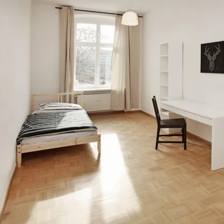 Rent this 4 bed room on Riha Bistro in Veteranenstraße 27, 10119 Berlin