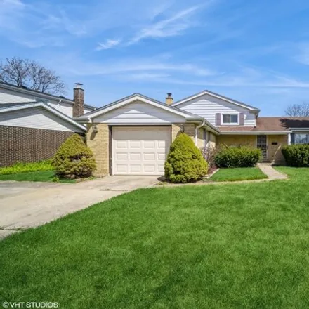 Buy this 3 bed house on 1931 North Shenandoah Drive in Arlington Heights, IL 60004