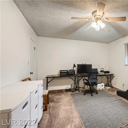 Image 9 - 152 Greenbriar Townhouse Way, Winchester, NV 89121, USA - Townhouse for sale