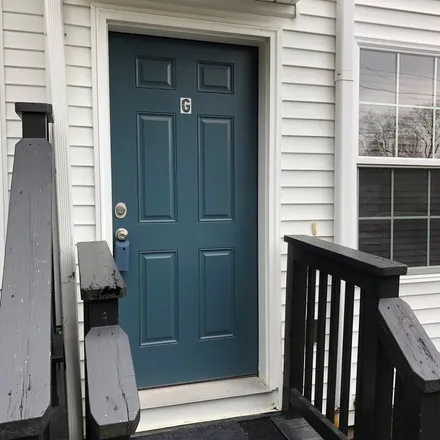 Rent this 2 bed townhouse on Crestline Street in Norwalk, CT 06854