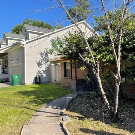 Image 4 - 2103 Hewitt Drive, Houston, TX 77018, USA - House for sale