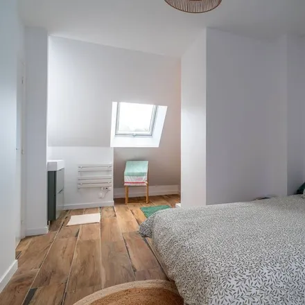 Rent this 4 bed house on Clohars-Carnoët in Place Général de Gaulle, 29360 Clohars-Carnoët