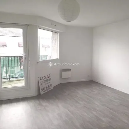 Rent this 1 bed apartment on 2 Avenue de la République in 91600 Savigny-sur-Orge, France