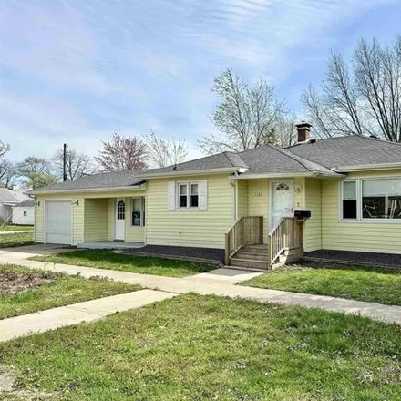 Image 1 - 1163 East 4th Street, Centralia, IL 62801, USA - House for sale