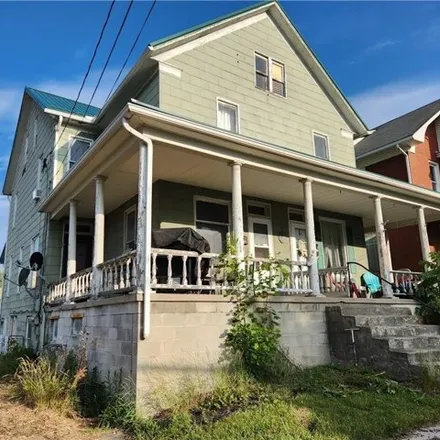 Buy this studio house on 332 South Edgewood Avenue in Somerset, PA 15501