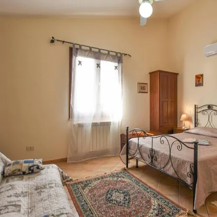 Rent this 3 bed house on Castelvetrano in Piazza Giovanni Amendola, 91022 Castelvetrano TP