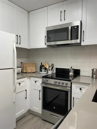 Image 3 - 2510 San Gabriel St Apt 301, Austin, Texas, 78705 - Condo for rent