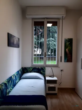Image 2 - Via Pietro Ogliari, 20141 Milan MI, Italy - Room for rent