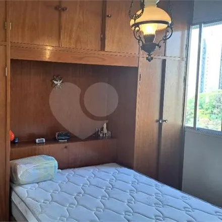Buy this 2 bed apartment on Avenida Brigadeiro Luís Antônio 551 in República, São Paulo - SP