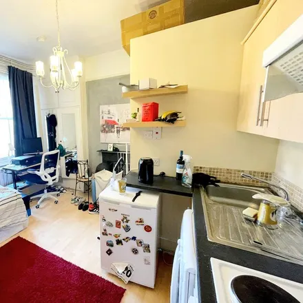 Image 2 - Ferrestone Road, London, N8 7BX, United Kingdom - Apartment for rent