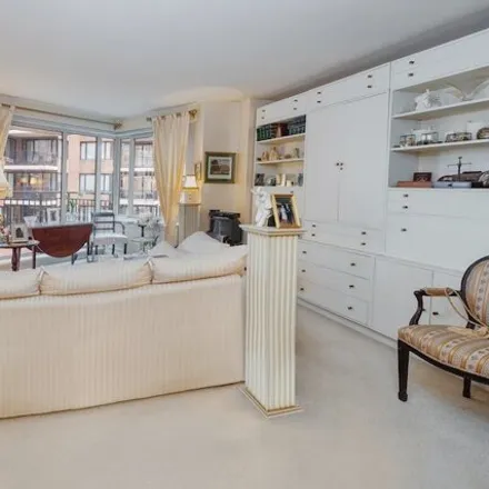 Image 1 - 431 East 53rd Street, New York, NY 10022, USA - Townhouse for sale