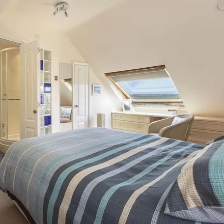 Rent this 3 bed duplex on Salcombe in TQ8 8BL, United Kingdom