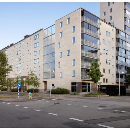 Rent this 3 bed apartment on Gamla Tuvevägen 11C in 417 24 Gothenburg, Sweden