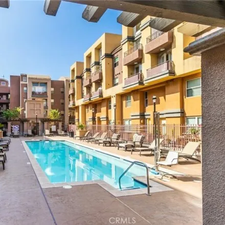 Image 3 - Burbank Village Walk, 201 East Angeleno Avenue, Burbank, CA 91502, USA - Condo for rent