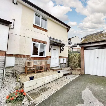 Rent this 2 bed townhouse on 20 Craon Gardens in Okehampton, EX20 1SY