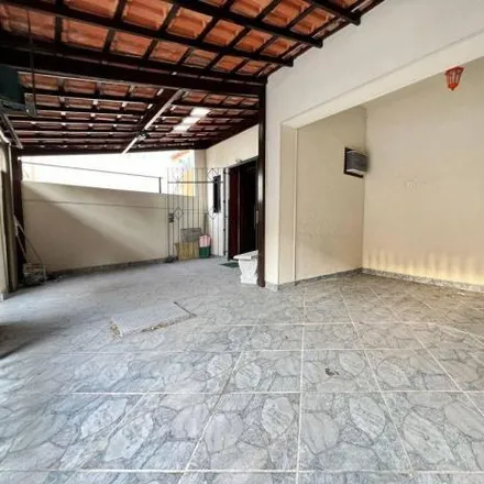 Rent this 3 bed house on Rua Miracema in Pé Pequeno, Niterói - RJ