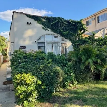 Rent this 2 bed house on 980 Havenhurst Drive in West Hollywood, CA 90046