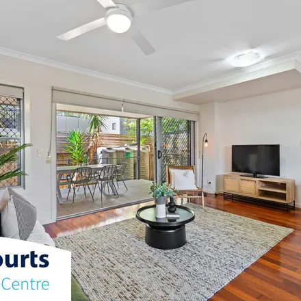 Rent this 3 bed townhouse on 40 Birdwood Road in Carina Heights QLD 4152, Australia