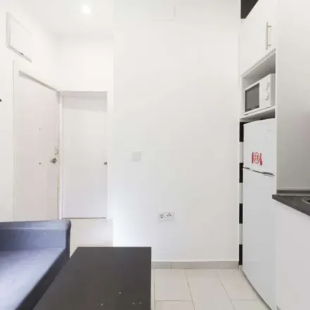 Image 3 - Calle de Marcelo Usera, 147, 28026 Madrid, Spain - Apartment for rent