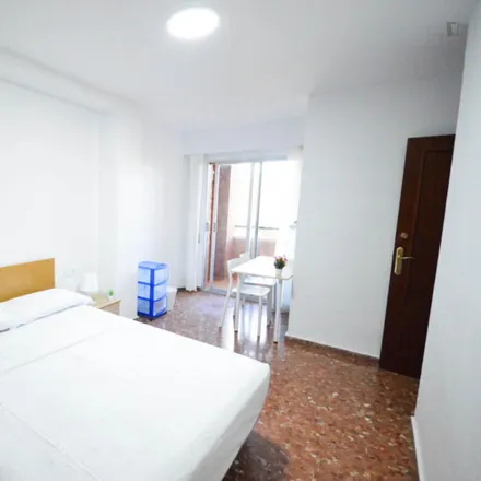 Rent this 3 bed room on Carrer d'Albalat dels Tarongers in 46022 Valencia, Spain