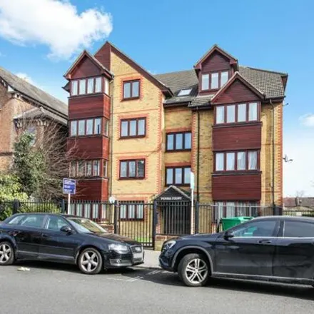 Rent this 1 bed apartment on Oliver Grove in London, SE25 6XP