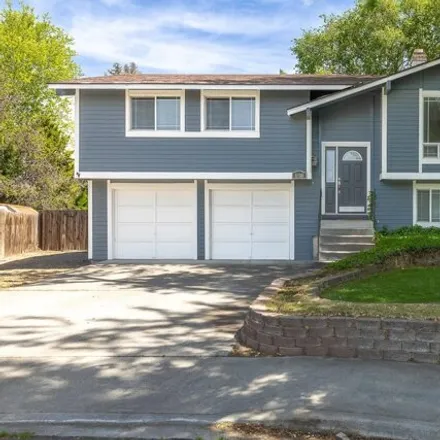 Buy this 3 bed house on 8079 West Grand Ronde Avenue in Kennewick, WA 99336
