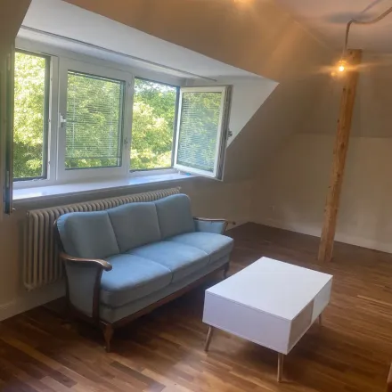 Rent this 2 bed apartment on Haakestraße 75 in 21075 Hamburg, Germany